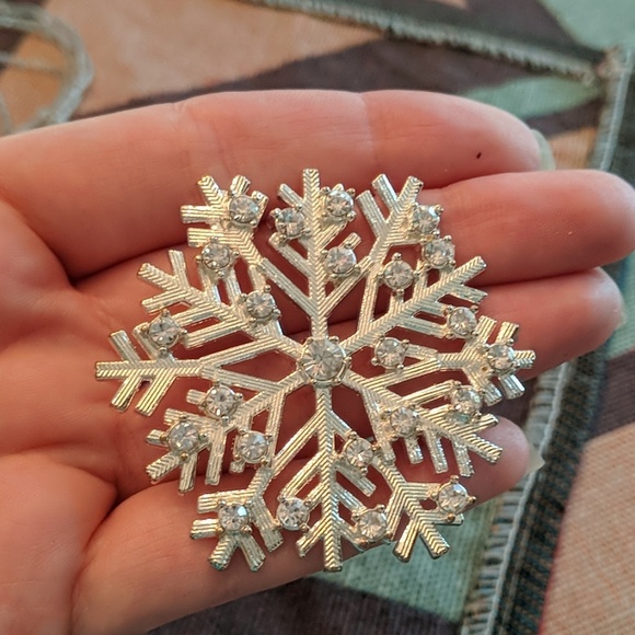 Jewelry set of 12 (donated) - Picture 5 of 11